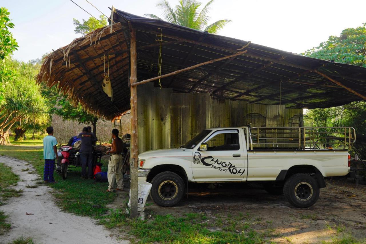 Hotel Mr. Chuoi Bar And Hut Ko Phra Thong Esterno foto