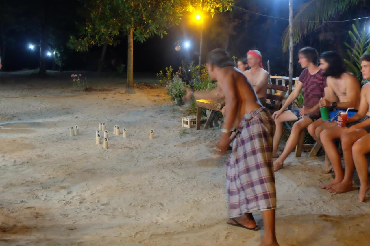 Hotel Mr. Chuoi Bar And Hut Ko Phra Thong Esterno foto
